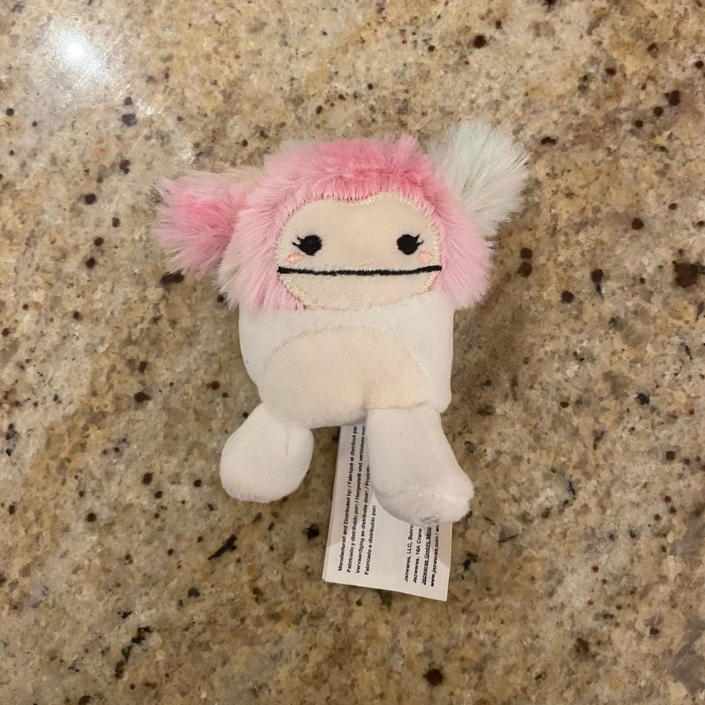 Squishmellow caparinne Bigfoot mini